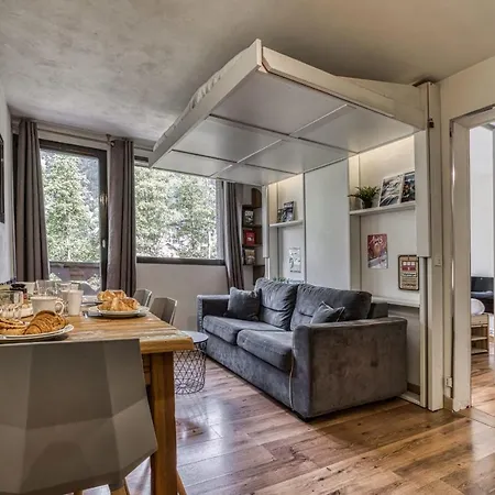 Aiguille Du Grepon - Bright In The Heart Of Apartmán