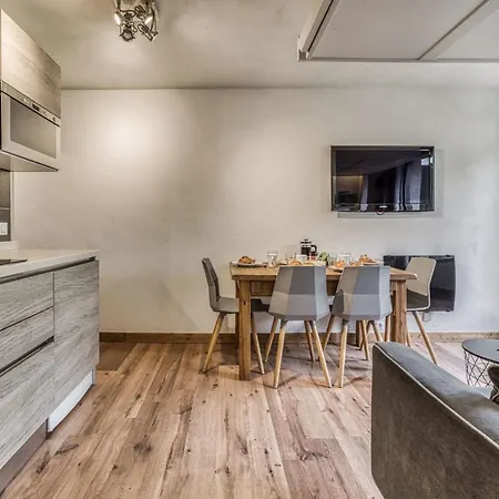 Aiguille Du Grepon - Bright In The Heart Of Apartman Chamonix