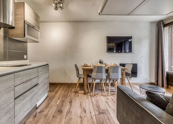 Aiguille Du Grepon - Bright In The Heart Of Apartment Chamonix